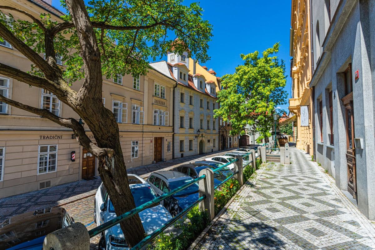 Prenájom bytu 50 m², U Obecního dvora, Praha, Praha Prenájom bytu 50 m², U Obecního dvora, Praha, Praha