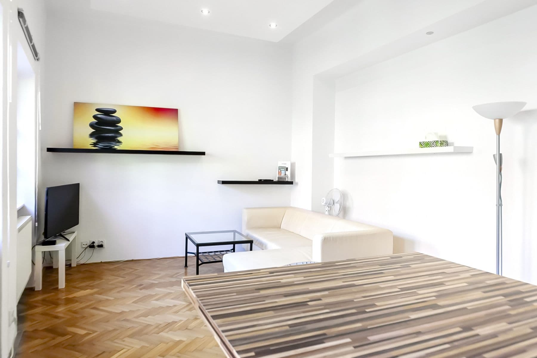 Prenájom bytu 50 m², U Obecního dvora, Praha, Praha Prenájom bytu 50 m², U Obecního dvora, Praha, Praha