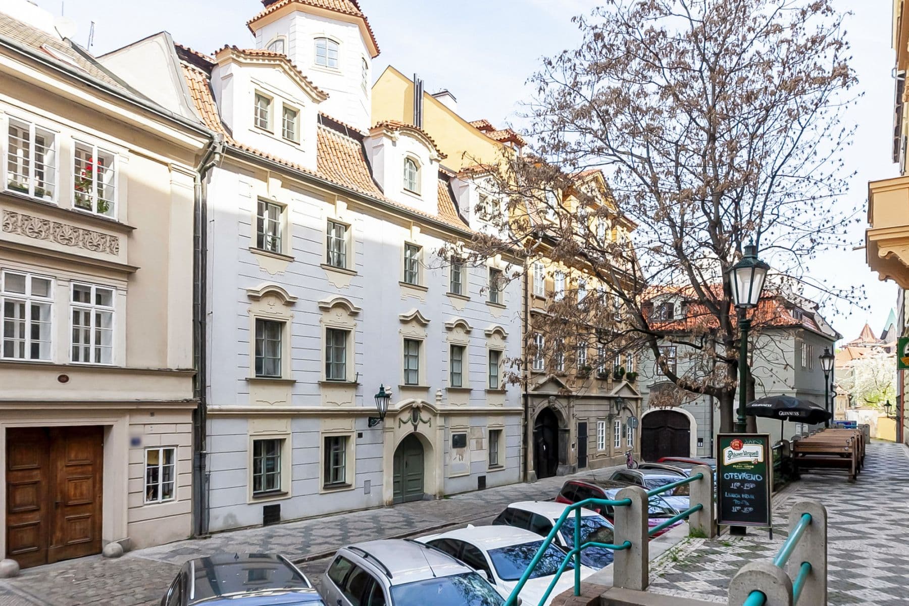 Prenájom bytu 50 m², U Obecního dvora, Praha, Praha Prenájom bytu 50 m², U Obecního dvora, Praha, Praha
