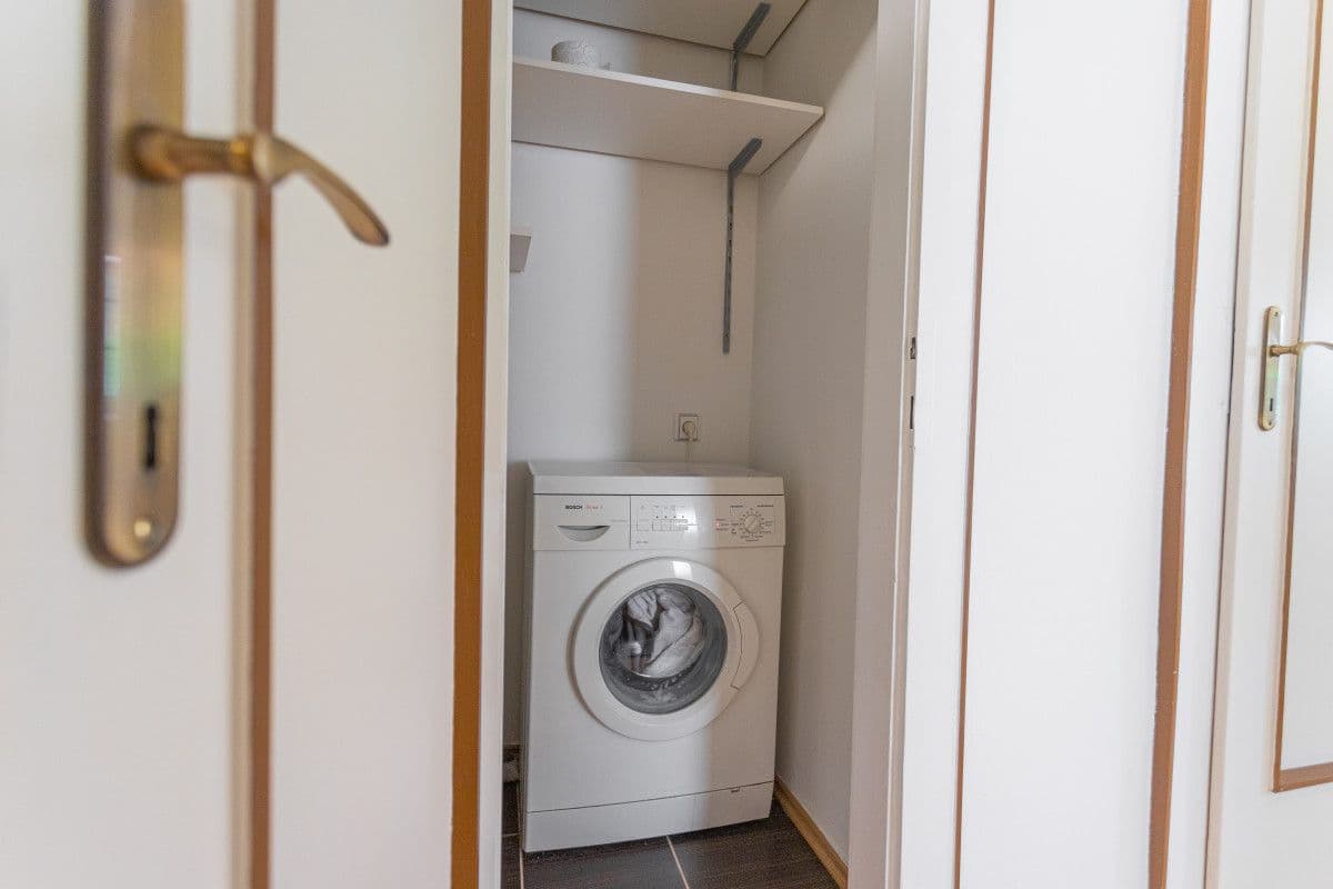 Prenájom bytu 50 m², U Obecního dvora, Praha, Praha Prenájom bytu 50 m², U Obecního dvora, Praha, Praha