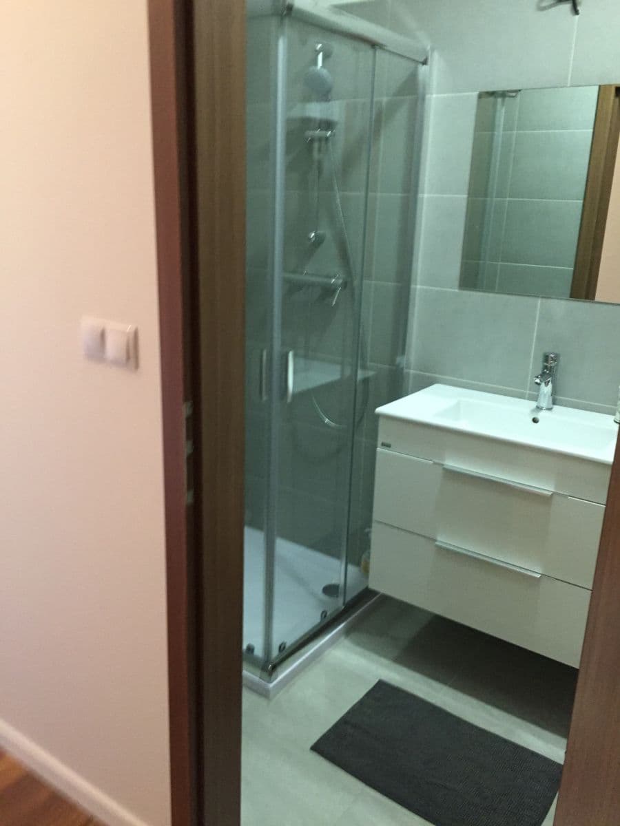 Prenájom bytu 55 m², Bulharská, Praha, Praha Prenájom bytu 55 m², Bulharská, Praha, Praha