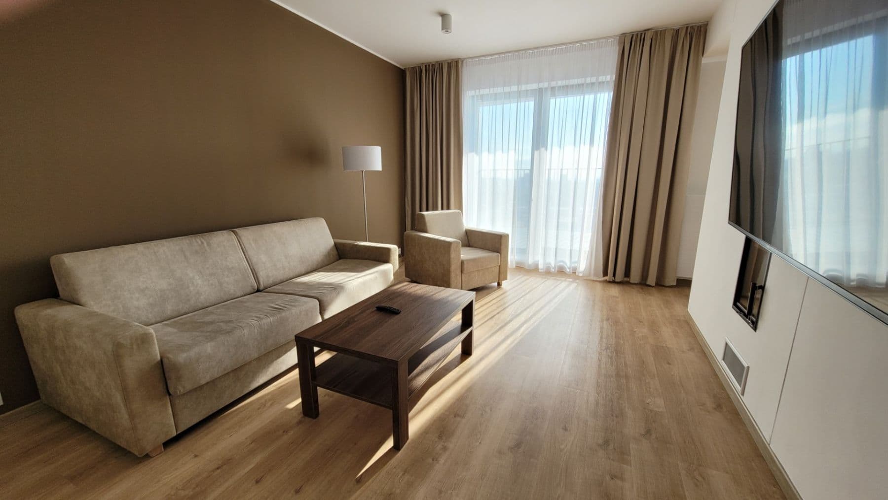 Prenájom bytu 3-izbový 105 m², Mukařovského, Praha, Praha Prenájom bytu 3-izbový 105 m², Mukařovského, Praha, Praha