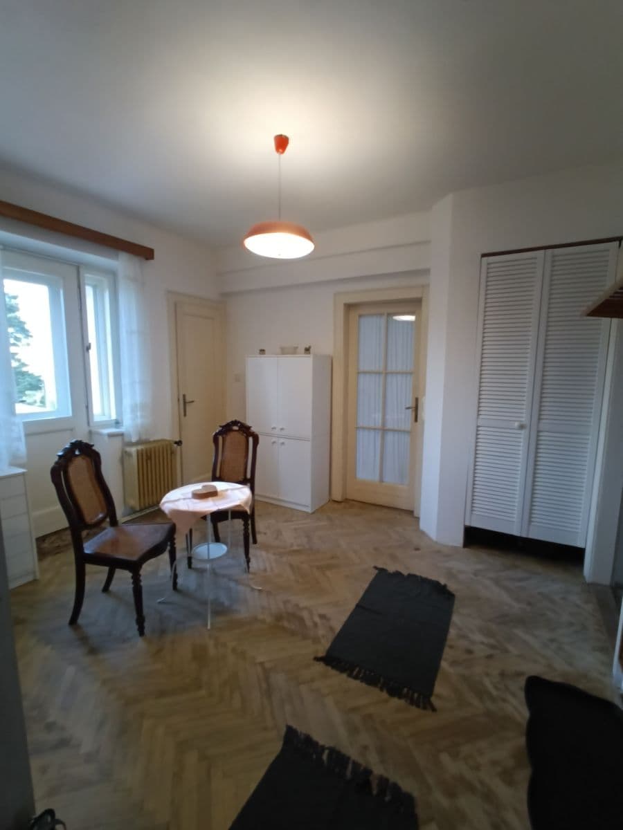 Prenájom bytu 100 m², Nad Václavkou, Praha, Praha Prenájom bytu 100 m², Nad Václavkou, Praha, Praha