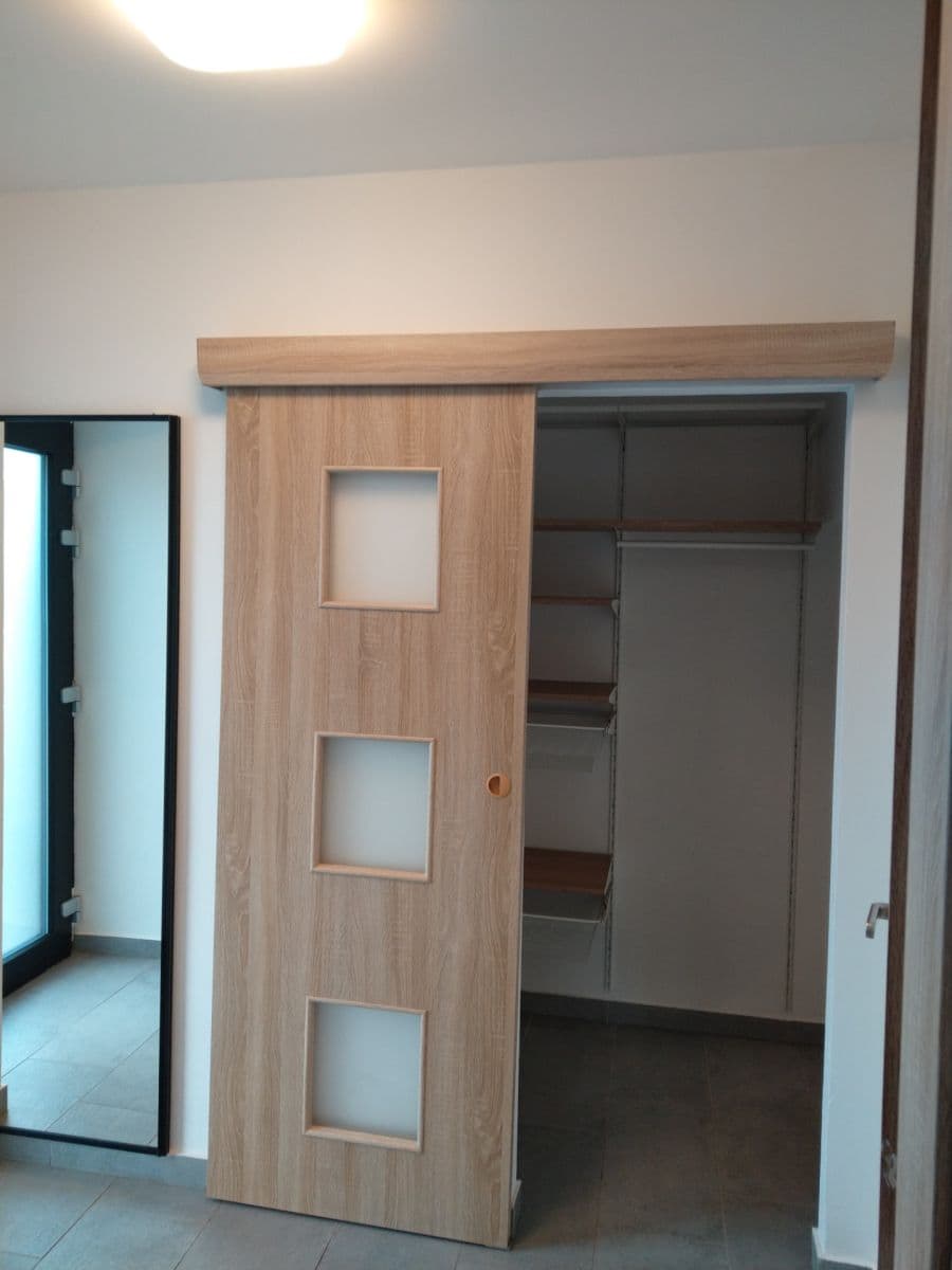 Prenájom bytu 2-izbový 58 m², Za Mlýnem, Hostivice, Středočeský kraj Prenájom bytu 2-izbový 58 m², Za Mlýnem, Hostivice, Středočeský kraj