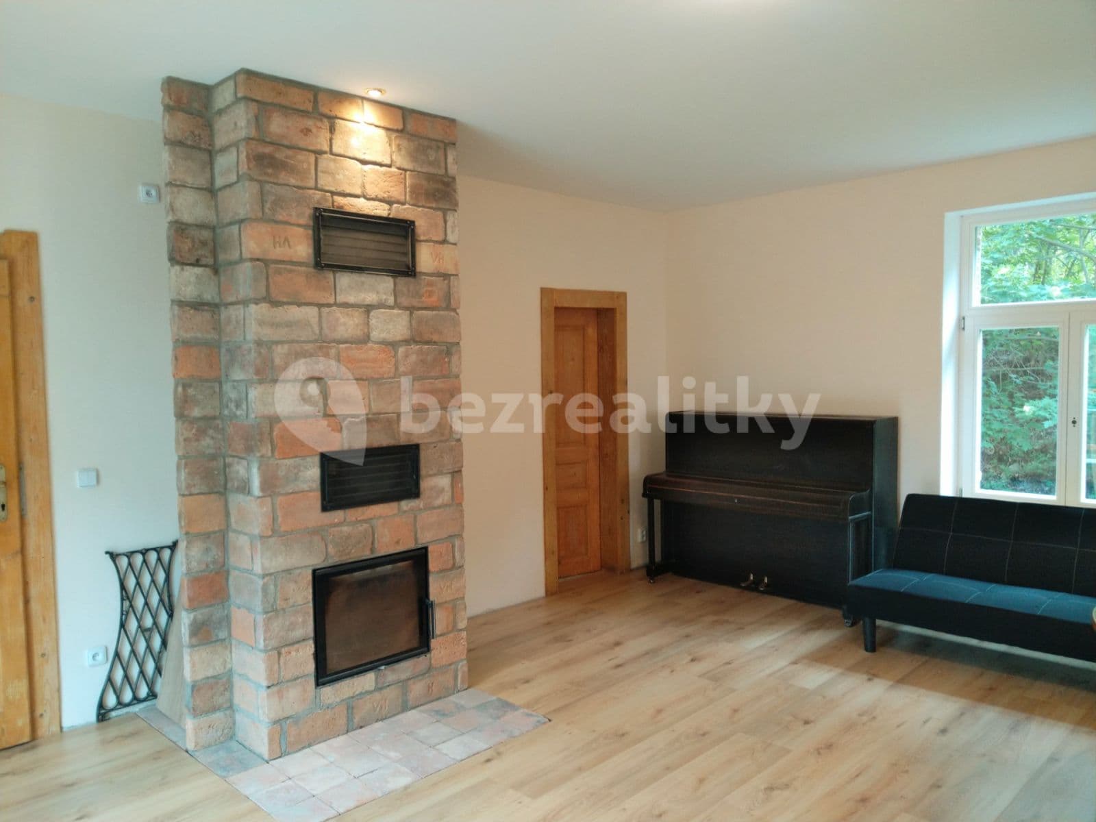 Prenájom bytu 2-izbový 74 m², Za Mlýnem, Hostivice, Středočeský kraj Prenájom bytu 2-izbový 74 m², Za Mlýnem, Hostivice, Středočeský kraj