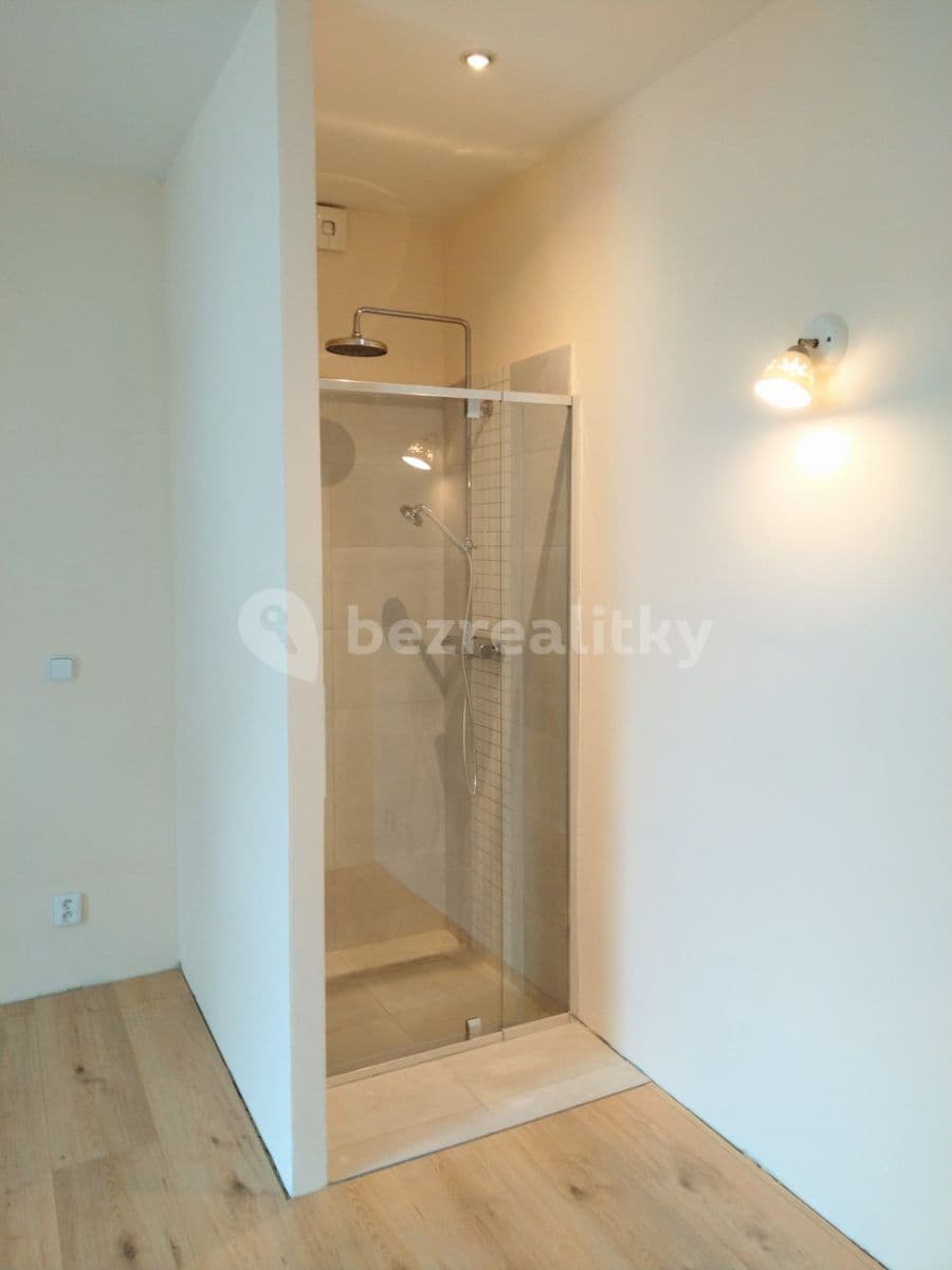 Prenájom bytu 2-izbový 74 m², Za Mlýnem, Hostivice, Středočeský kraj Prenájom bytu 2-izbový 74 m², Za Mlýnem, Hostivice, Středočeský kraj