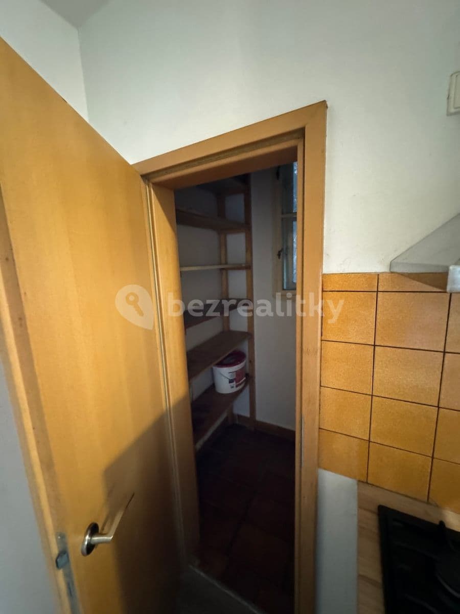 Prenájom bytu 3-izbový 80 m², Husova, Olomouc, Olomoucký kraj Prenájom bytu 3-izbový 80 m², Husova, Olomouc, Olomoucký kraj