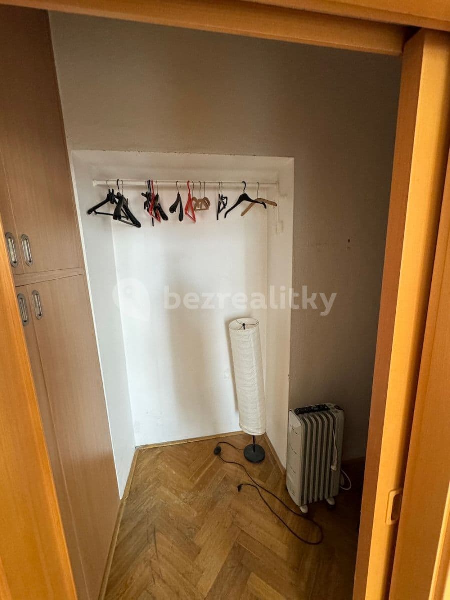 Prenájom bytu 3-izbový 80 m², Husova, Olomouc, Olomoucký kraj Prenájom bytu 3-izbový 80 m², Husova, Olomouc, Olomoucký kraj