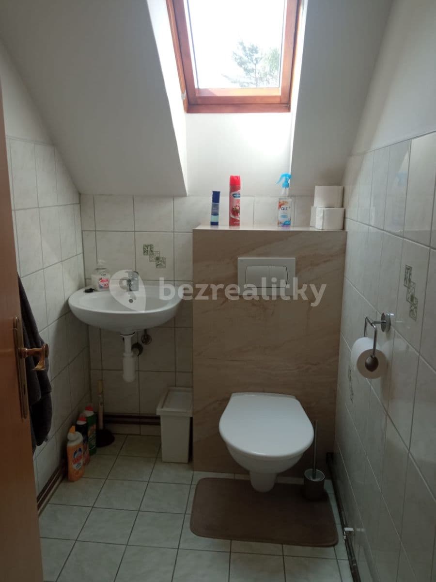 Prenájom bytu 5-izbový 115 m², Ovčáry, Středočeský kraj Prenájom bytu 5-izbový 115 m², Ovčáry, Středočeský kraj