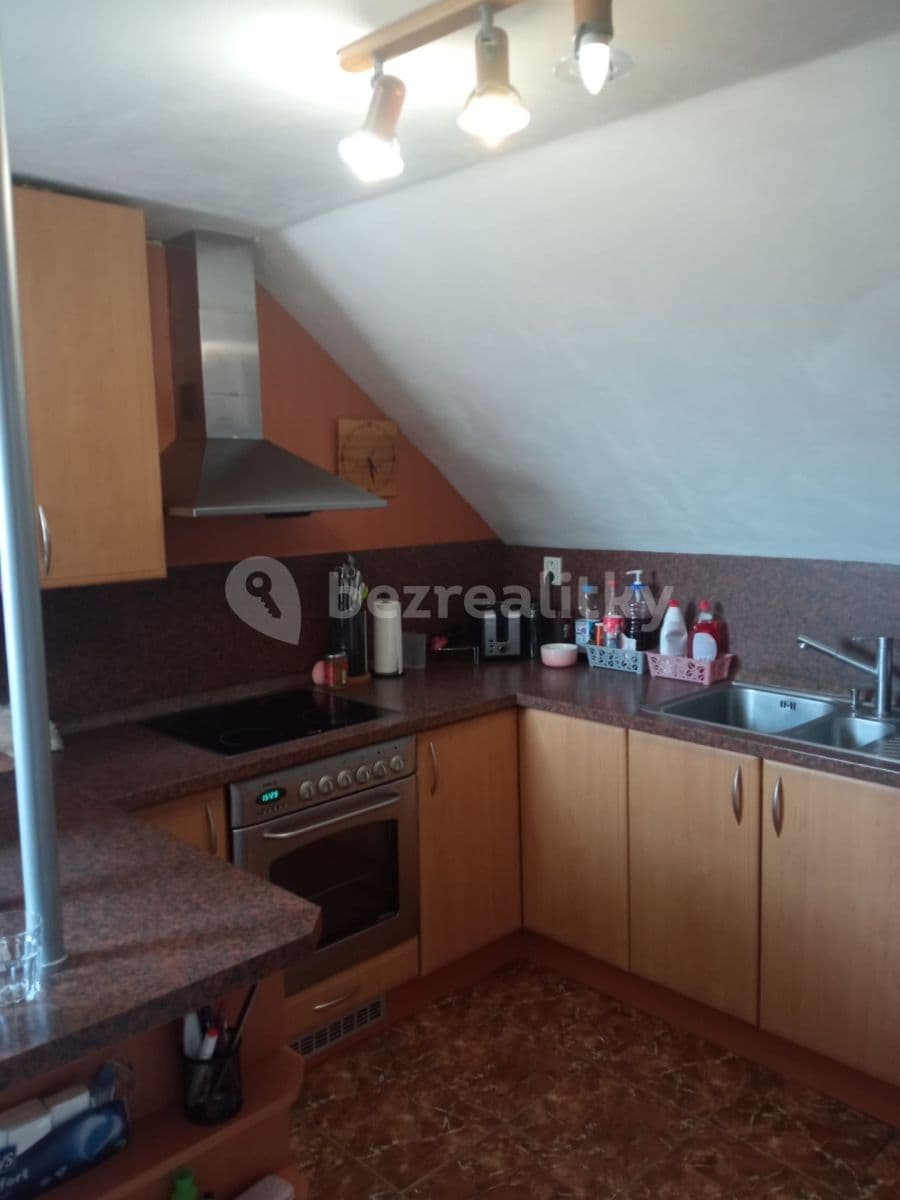 Prenájom bytu 5-izbový 115 m², Ovčáry, Středočeský kraj Prenájom bytu 5-izbový 115 m², Ovčáry, Středočeský kraj