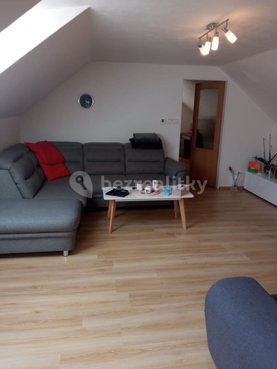 Prenájom bytu 5-izbový 115 m², Ovčáry, Středočeský kraj Prenájom bytu 5-izbový 115 m², Ovčáry, Středočeský kraj