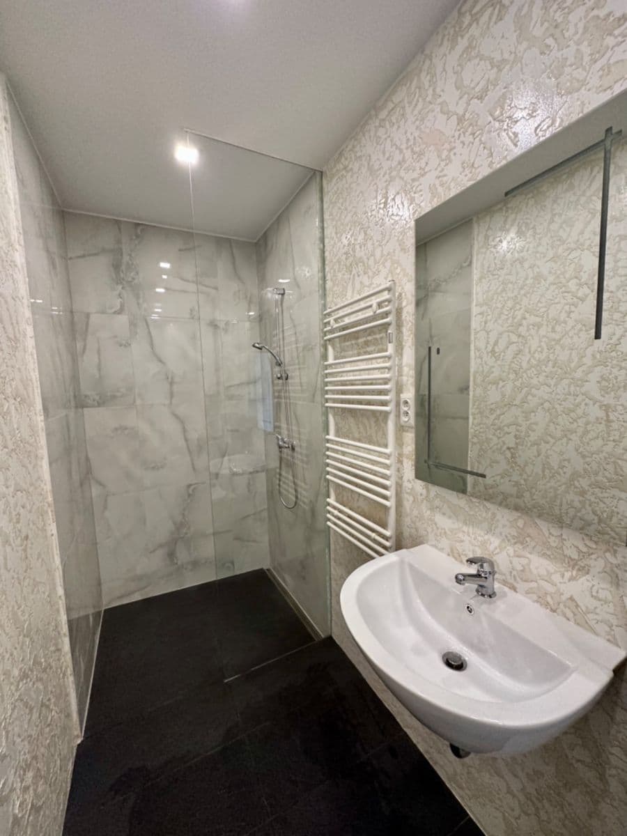 Prenájom bytu 2-izbový 80 m², U Kněžské louky, Praha, Praha Prenájom bytu 2-izbový 80 m², U Kněžské louky, Praha, Praha
