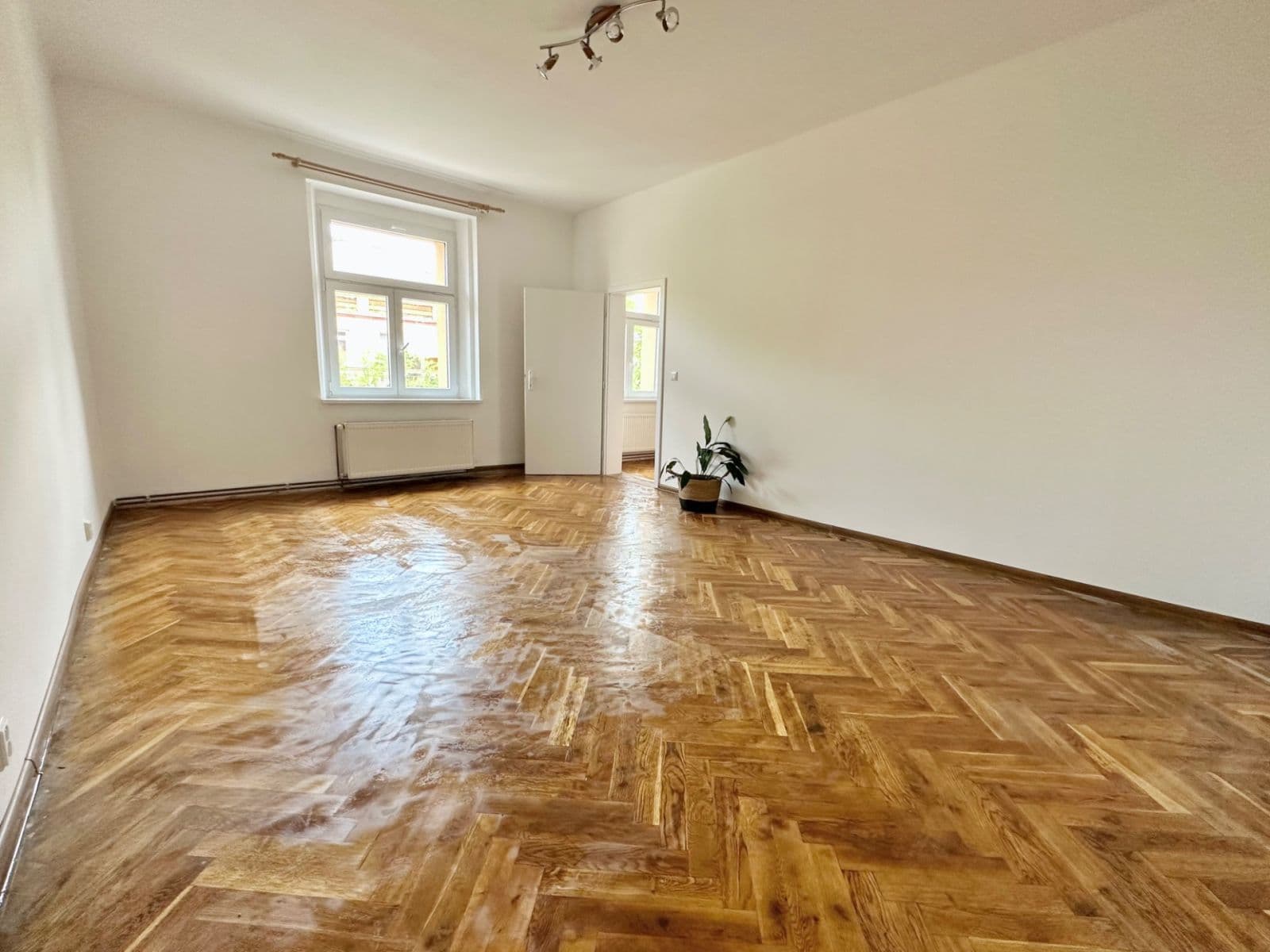 Prenájom bytu 2-izbový 80 m², U Kněžské louky, Praha, Praha Prenájom bytu 2-izbový 80 m², U Kněžské louky, Praha, Praha