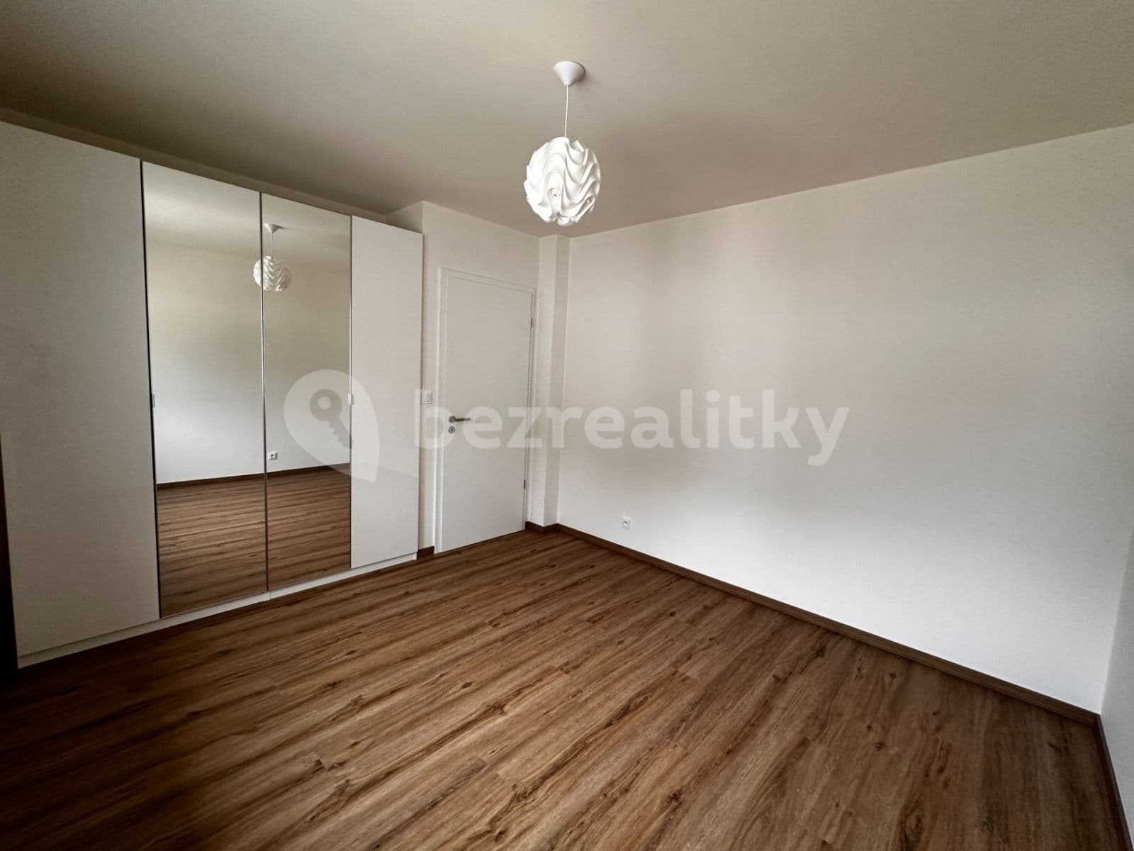 Prenájom domu 107 m², pozemok 189 m², Hůlkova, Praha, Praha Prenájom domu 107 m², pozemok 189 m², Hůlkova, Praha, Praha