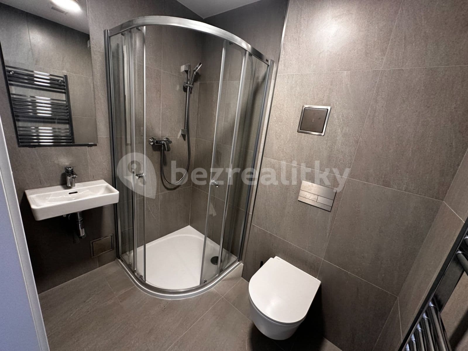Prenájom domu 107 m², pozemok 189 m², Hůlkova, Praha, Praha Prenájom domu 107 m², pozemok 189 m², Hůlkova, Praha, Praha