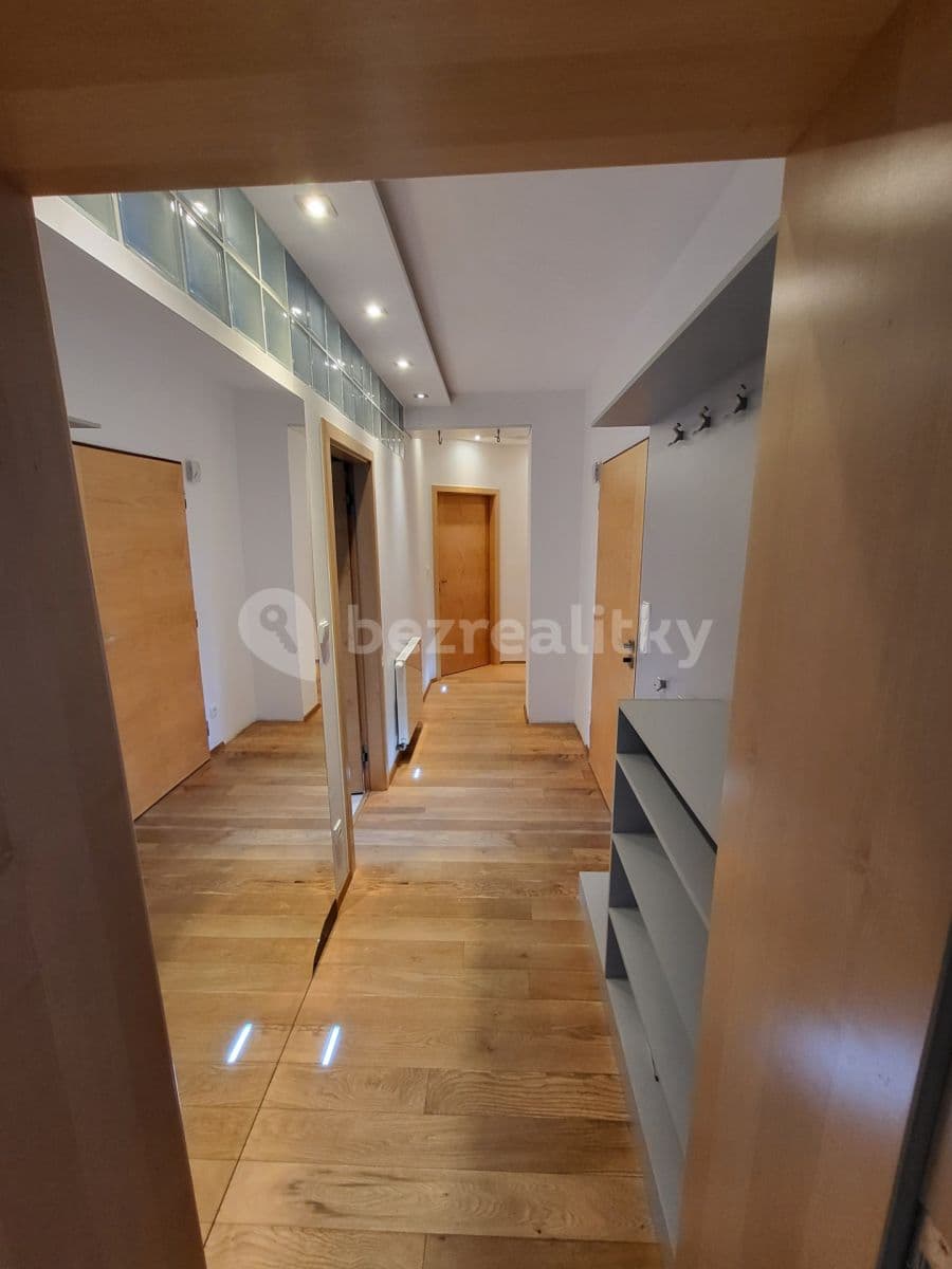 Prenájom bytu 3-izbový 91 m², Jiřího Purkyně, Hradec Králové, Královéhradecký kraj Prenájom bytu 3-izbový 91 m², Jiřího Purkyně, Hradec Králové, Královéhradecký kraj