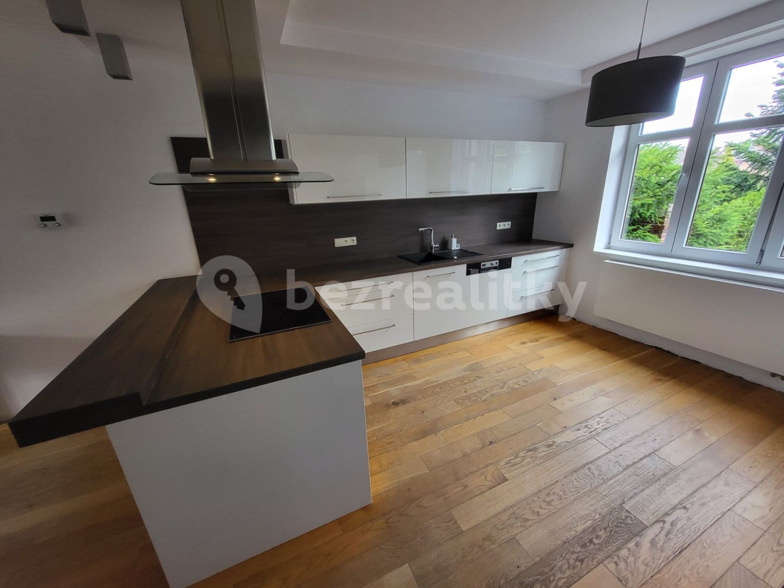 Prenájom bytu 3-izbový 91 m², Jiřího Purkyně, Hradec Králové, Královéhradecký kraj Prenájom bytu 3-izbový 91 m², Jiřího Purkyně, Hradec Králové, Královéhradecký kraj