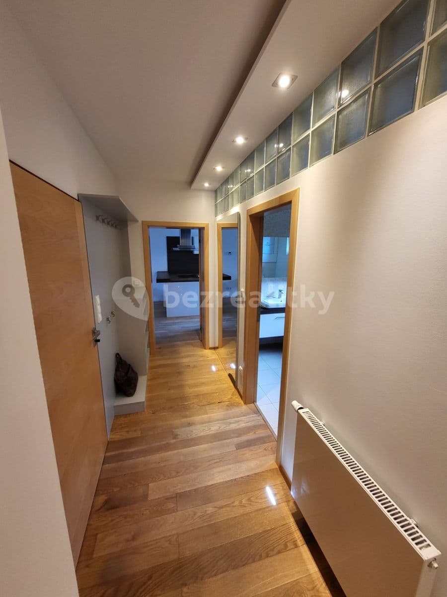 Prenájom bytu 3-izbový 91 m², Jiřího Purkyně, Hradec Králové, Královéhradecký kraj Prenájom bytu 3-izbový 91 m², Jiřího Purkyně, Hradec Králové, Královéhradecký kraj