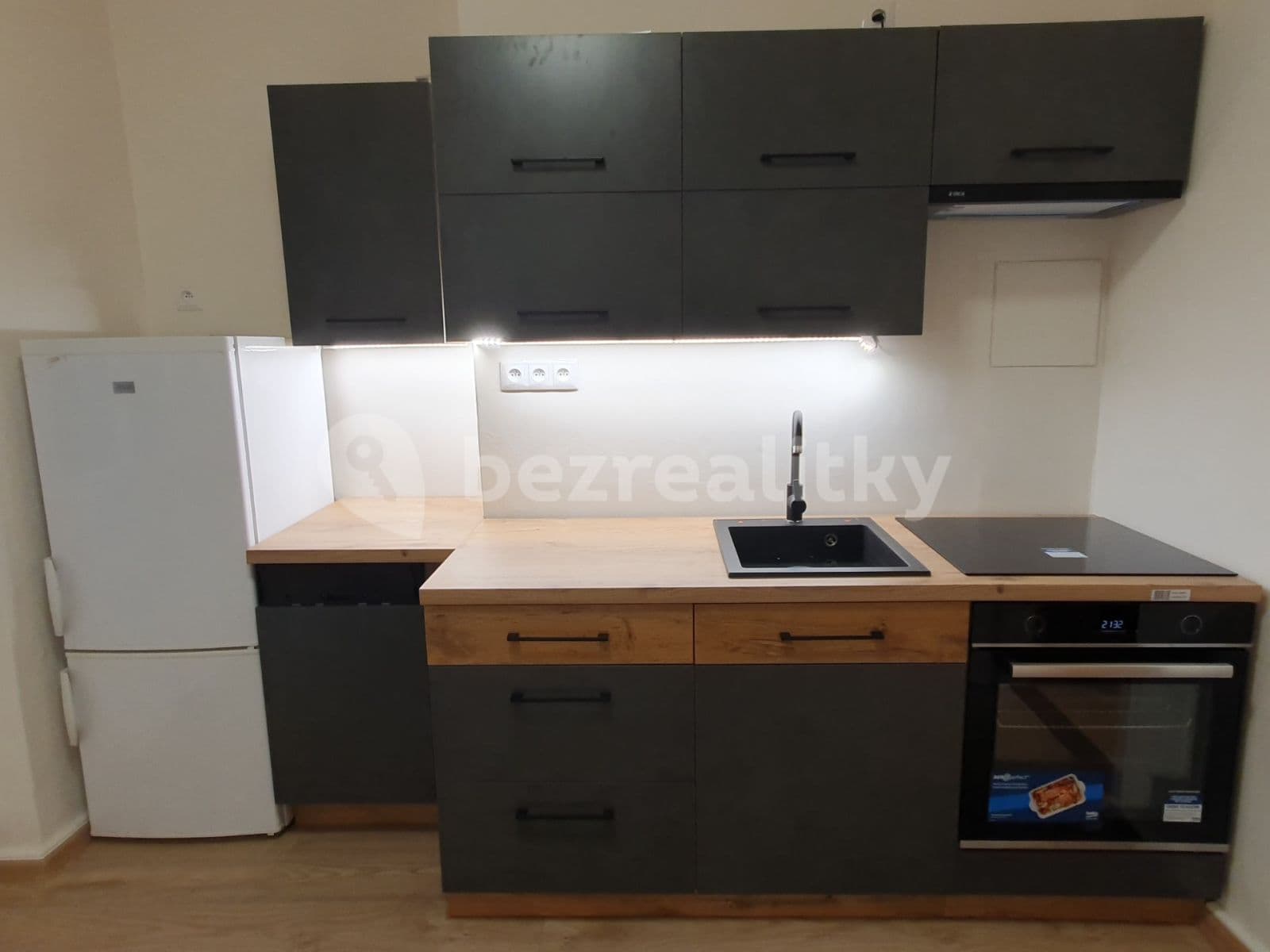 Prenájom bytu 2-izbový 55 m², Písecká, Praha, Praha Prenájom bytu 2-izbový 55 m², Písecká, Praha, Praha