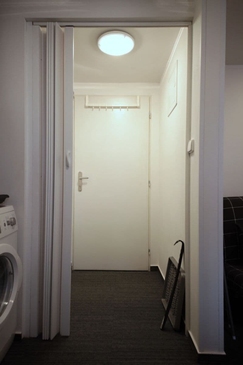 Prenájom bytu 24 m², Tyršova, Praha, Praha Prenájom bytu 24 m², Tyršova, Praha, Praha