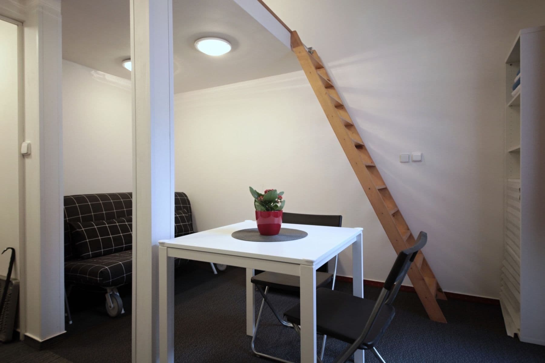 Prenájom bytu 24 m², Tyršova, Praha, Praha Prenájom bytu 24 m², Tyršova, Praha, Praha