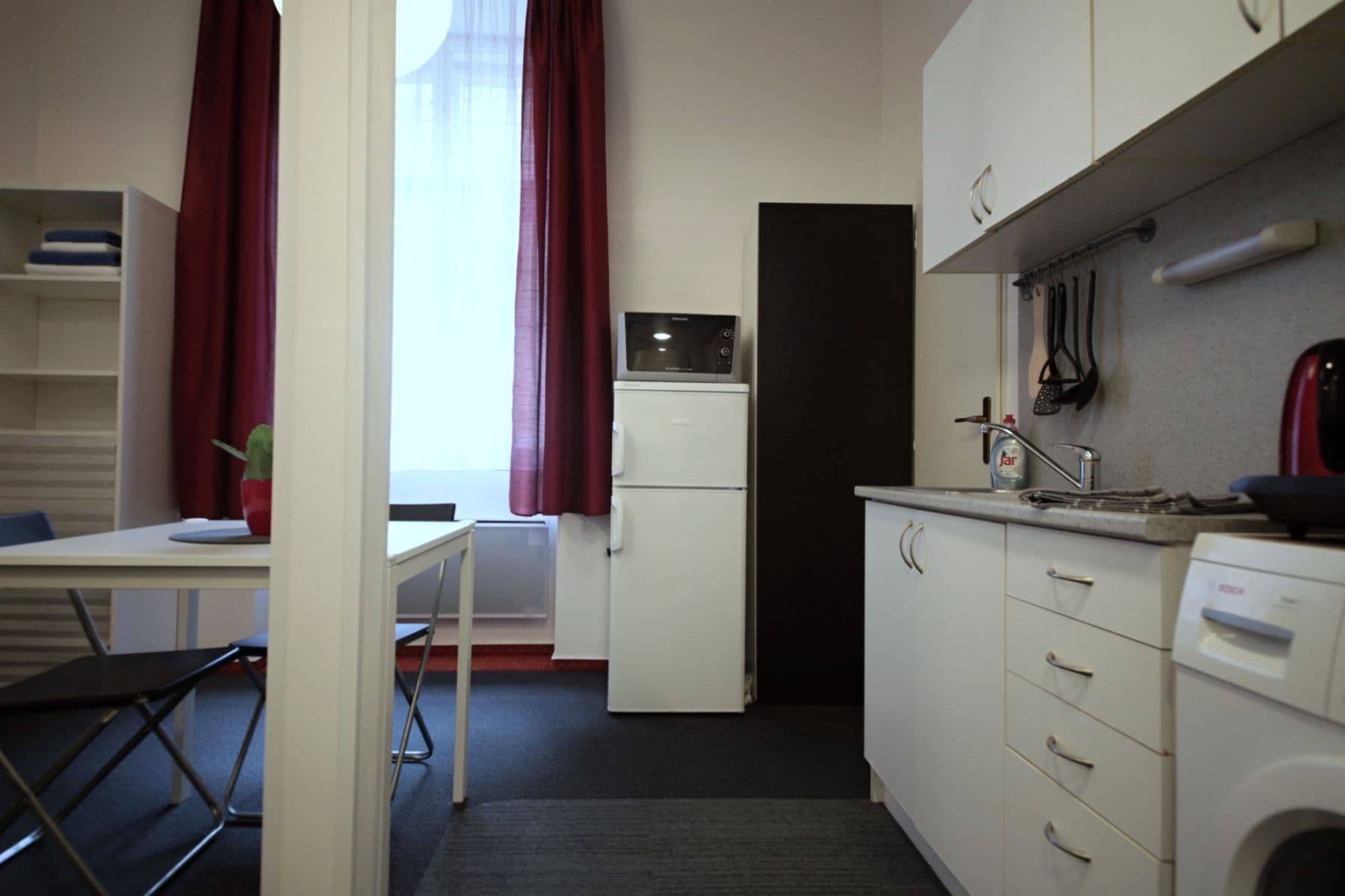 Prenájom bytu 24 m², Tyršova, Praha, Praha Prenájom bytu 24 m², Tyršova, Praha, Praha