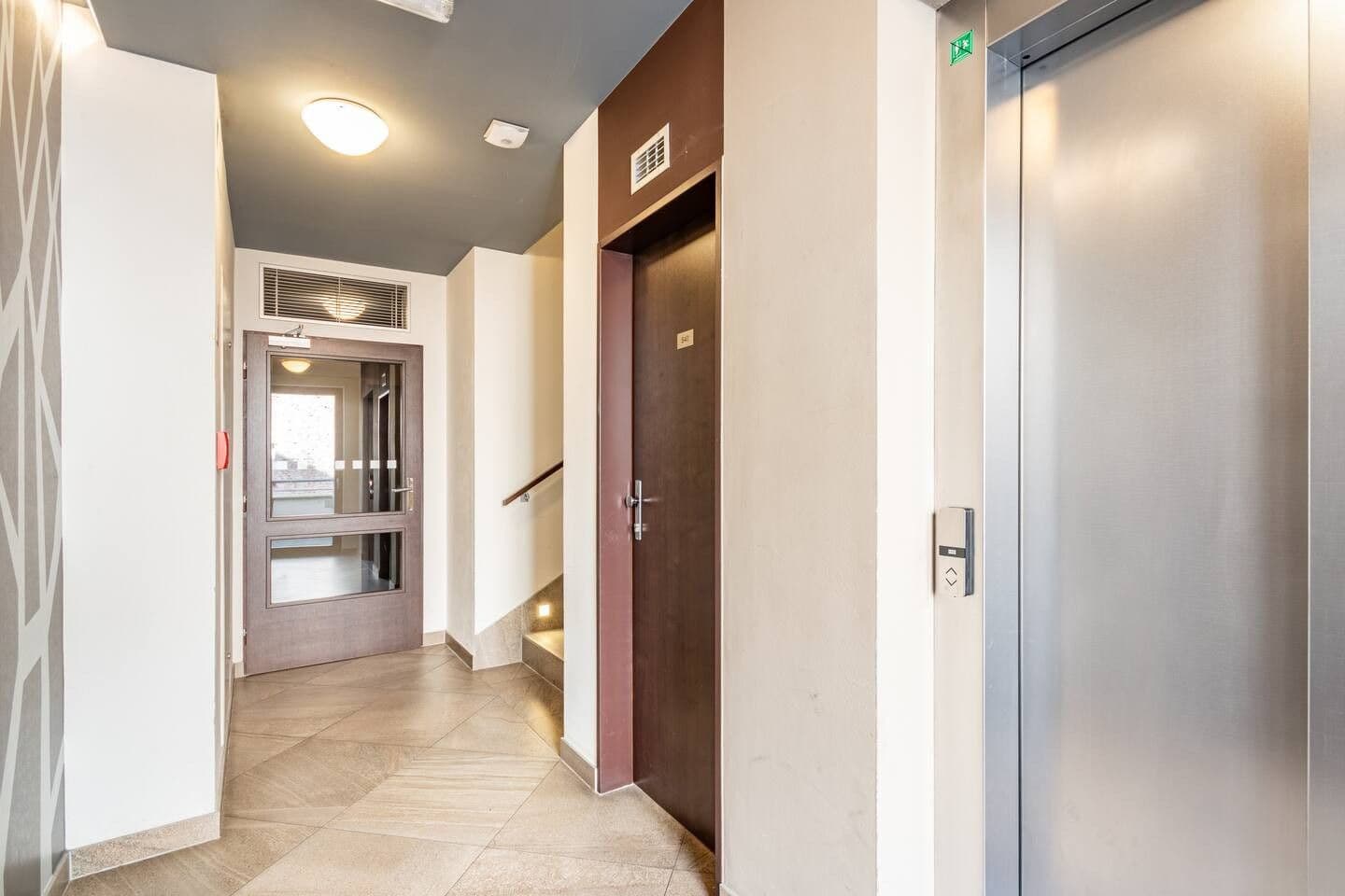 Prenájom bytu 39 m², Mozartova, Praha, Praha Prenájom bytu 39 m², Mozartova, Praha, Praha