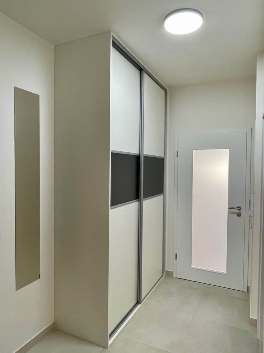 Prenájom bytu 1-izbový 37 m², Kladno, Středočeský kraj Prenájom bytu 1-izbový 37 m², Kladno, Středočeský kraj