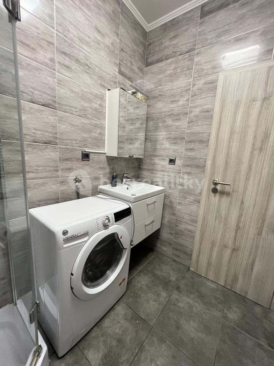 Prenájom bytu 2-izbový 43 m², Lipnická, Praha, Praha Prenájom bytu 2-izbový 43 m², Lipnická, Praha, Praha