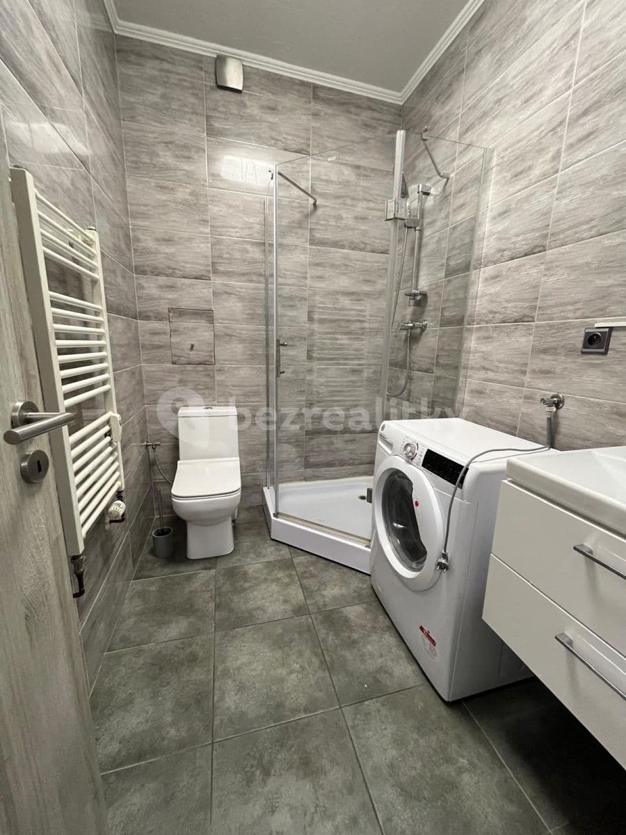 Prenájom bytu 2-izbový 43 m², Lipnická, Praha, Praha Prenájom bytu 2-izbový 43 m², Lipnická, Praha, Praha