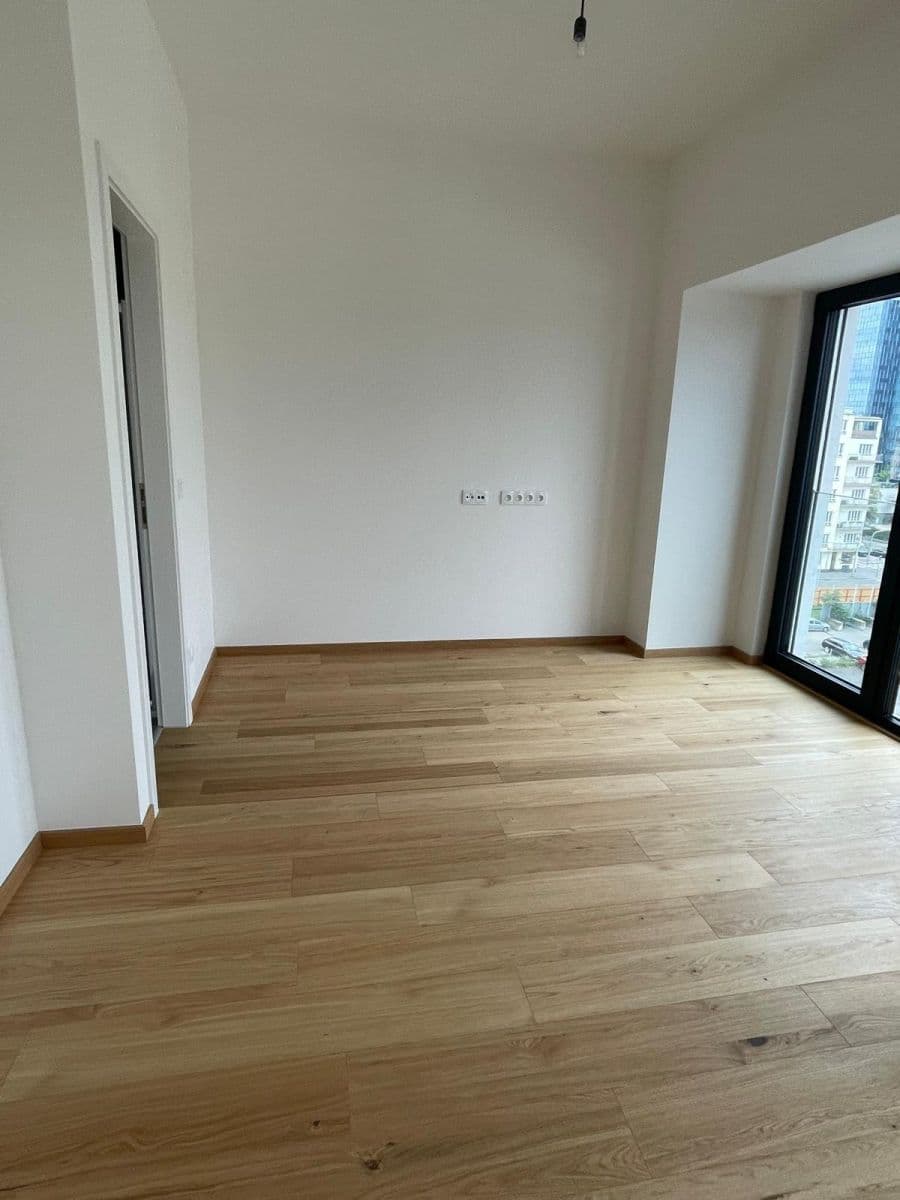 Prenájom bytu 1-izbový 35 m², V Háji, Praha, Praha Prenájom bytu 1-izbový 35 m², V Háji, Praha, Praha