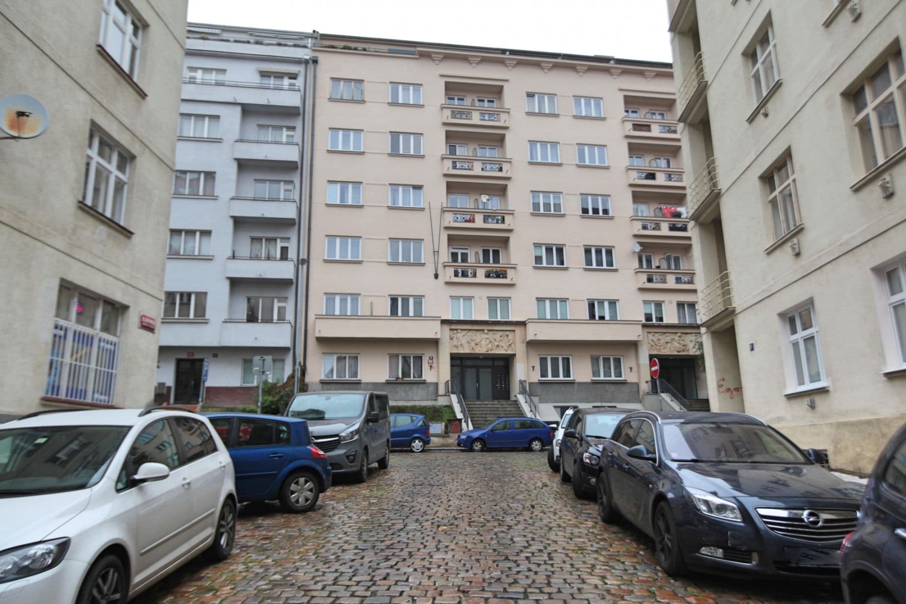 Prenájom bytu 56 m², Slovinská, Praha, Praha Prenájom bytu 56 m², Slovinská, Praha, Praha