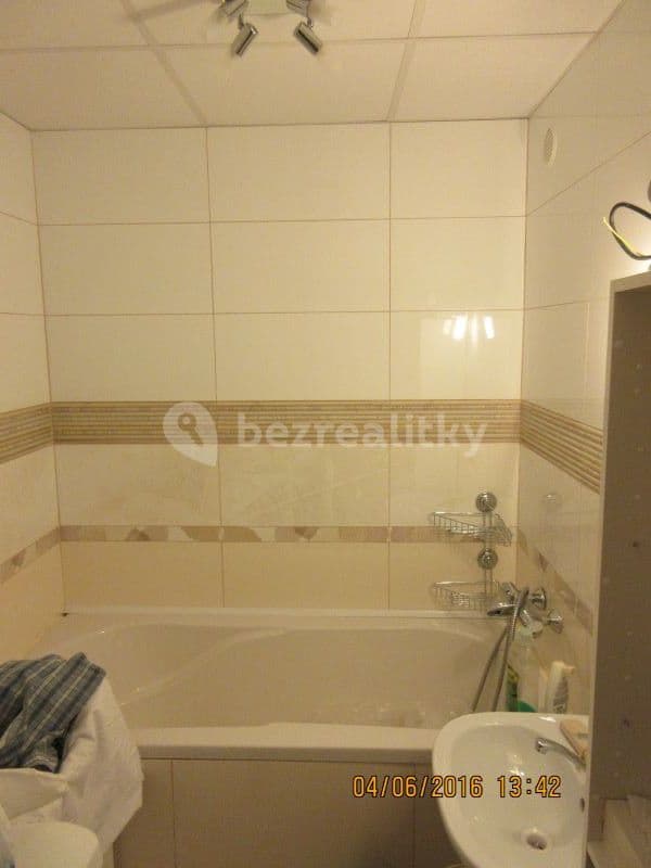 Prenájom bytu 3-izbový 74 m², Rodopská, Praha, Praha Prenájom bytu 3-izbový 74 m², Rodopská, Praha, Praha