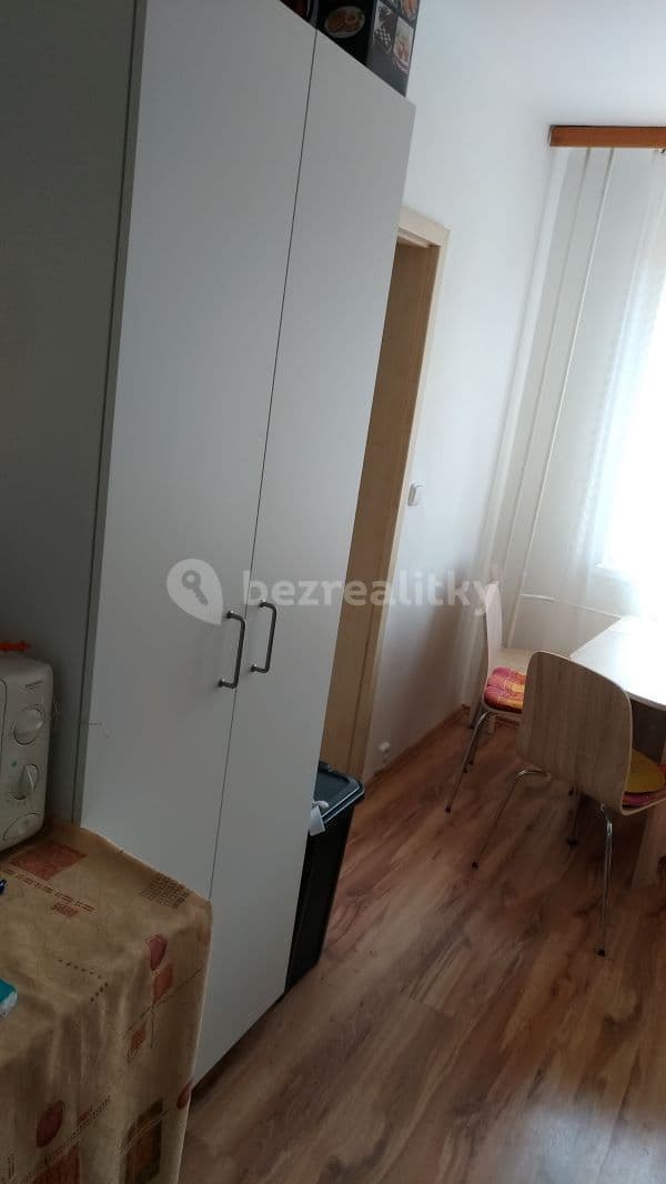 Prenájom bytu 3-izbový 74 m², Rodopská, Praha, Praha Prenájom bytu 3-izbový 74 m², Rodopská, Praha, Praha
