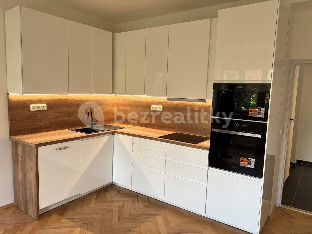 Prenájom bytu 3-izbový 61 m², Konzumní, Praha, Praha Prenájom bytu 3-izbový 61 m², Konzumní, Praha, Praha