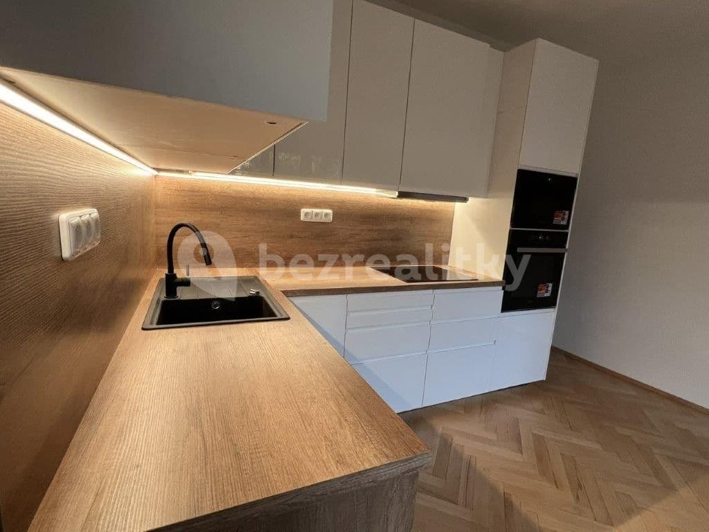 Prenájom bytu 3-izbový 61 m², Konzumní, Praha, Praha Prenájom bytu 3-izbový 61 m², Konzumní, Praha, Praha