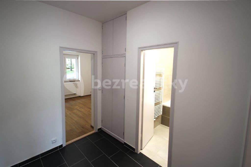 Prenájom bytu 3-izbový 61 m², Konzumní, Praha, Praha Prenájom bytu 3-izbový 61 m², Konzumní, Praha, Praha