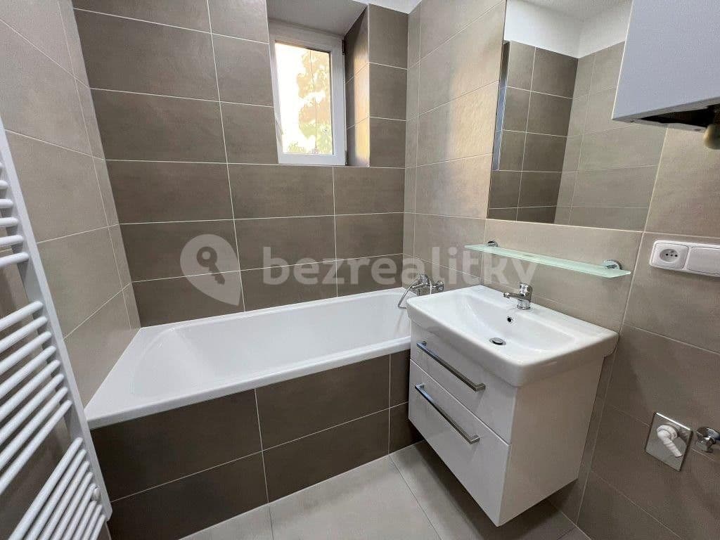 Prenájom bytu 3-izbový 61 m², Konzumní, Praha, Praha Prenájom bytu 3-izbový 61 m², Konzumní, Praha, Praha