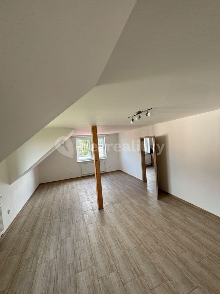 Prenájom bytu 3-izbový 130 m², Kollárova, Kladno, Středočeský kraj Prenájom bytu 3-izbový 130 m², Kollárova, Kladno, Středočeský kraj
