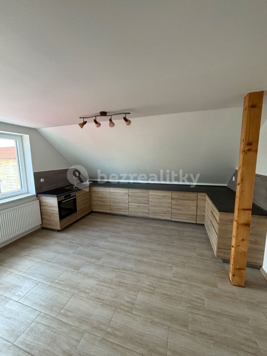Prenájom bytu 3-izbový 130 m², Kollárova, Kladno, Středočeský kraj Prenájom bytu 3-izbový 130 m², Kollárova, Kladno, Středočeský kraj
