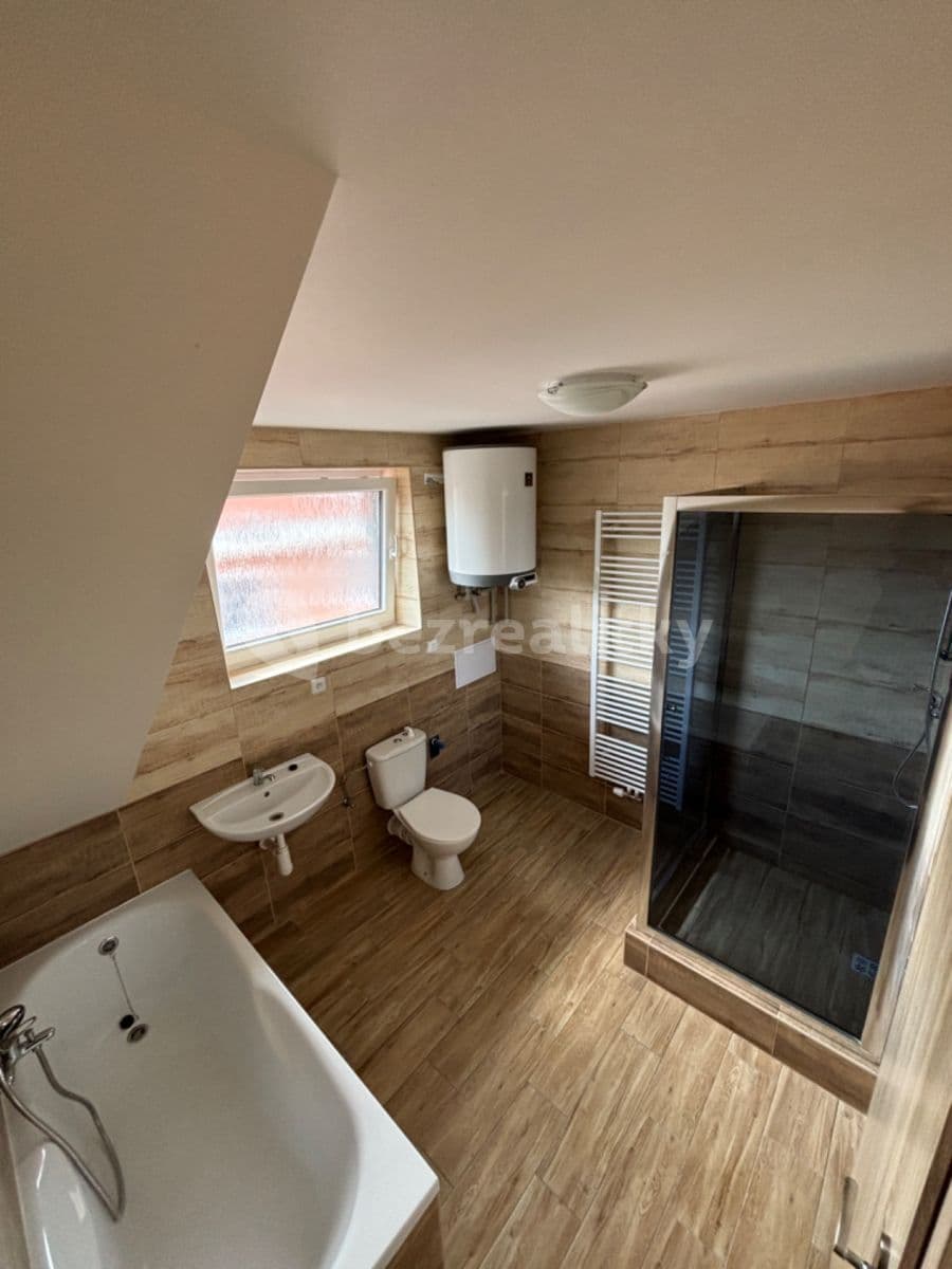 Prenájom bytu 3-izbový 130 m², Kollárova, Kladno, Středočeský kraj Prenájom bytu 3-izbový 130 m², Kollárova, Kladno, Středočeský kraj