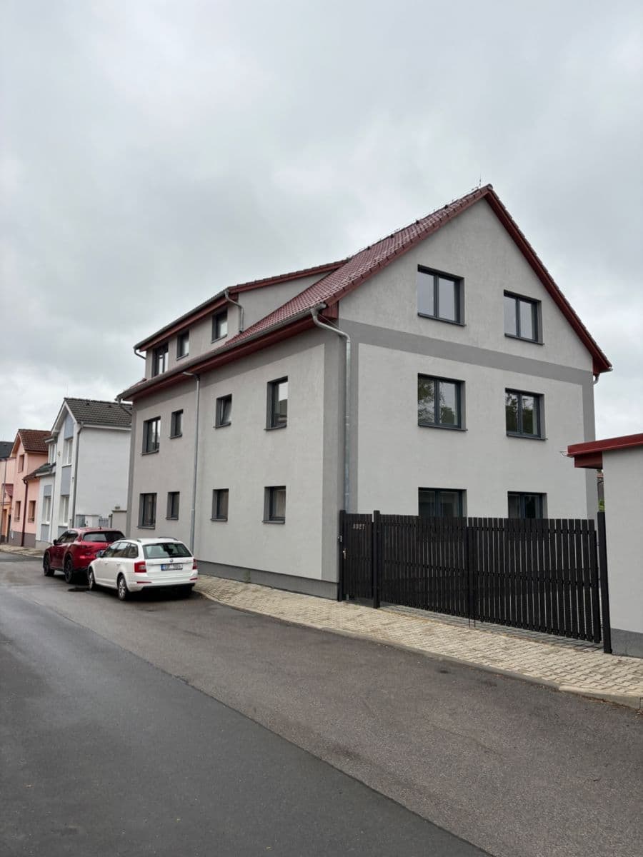 Prenájom bytu 3-izbový 130 m², Kollárova, Kladno, Středočeský kraj Prenájom bytu 3-izbový 130 m², Kollárova, Kladno, Středočeský kraj