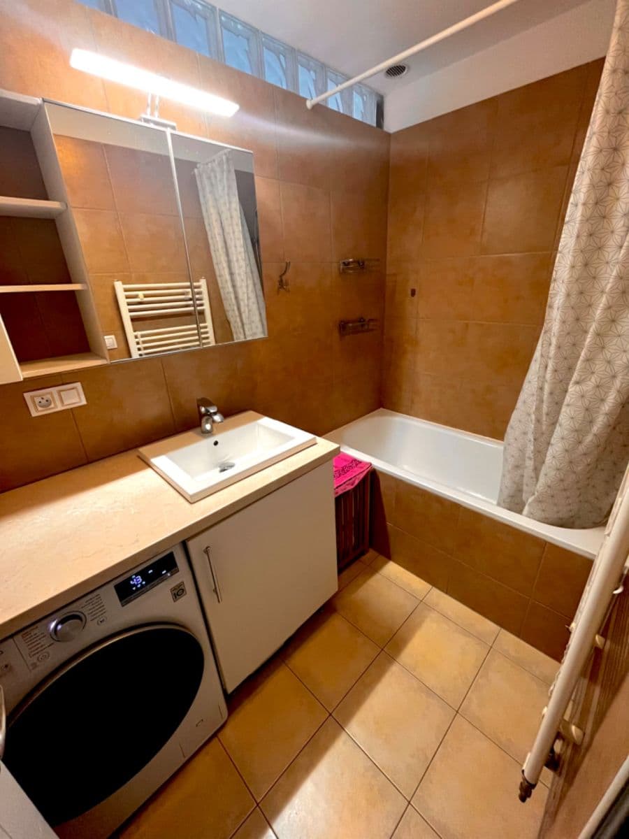 Prenájom bytu 3-izbový 65 m², Alešova, Plzeň, Plzeňský kraj Prenájom bytu 3-izbový 65 m², Alešova, Plzeň, Plzeňský kraj