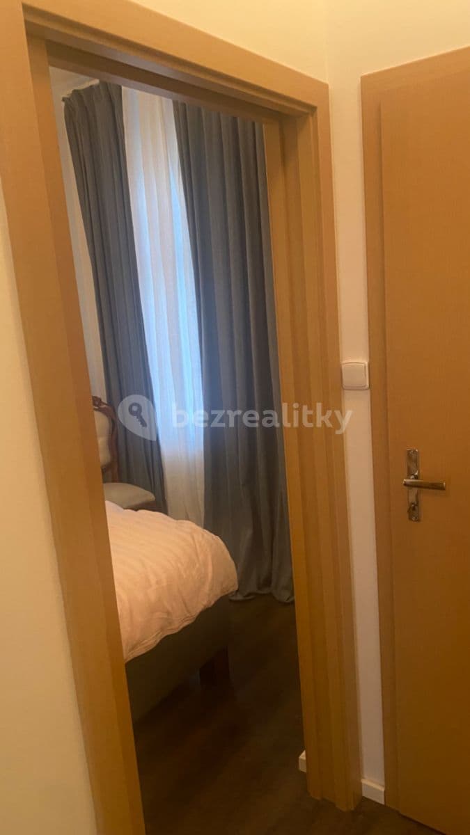 Prenájom bytu 2-izbový 42 m², Kodaňská, Praha, Praha Prenájom bytu 2-izbový 42 m², Kodaňská, Praha, Praha