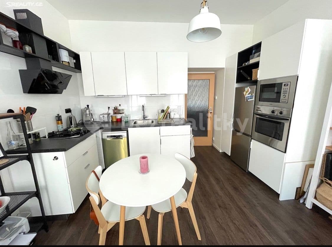 Prenájom bytu 2-izbový 42 m², Kodaňská, Praha, Praha Prenájom bytu 2-izbový 42 m², Kodaňská, Praha, Praha