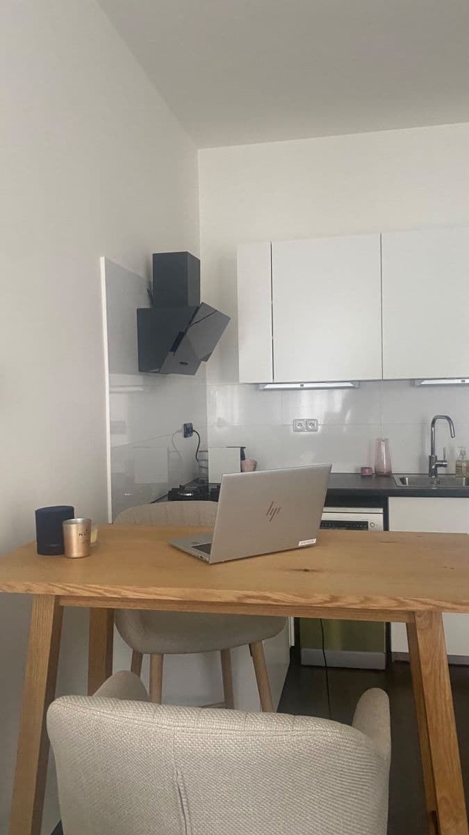 Prenájom bytu 2-izbový 42 m², Kodaňská, Praha, Praha Prenájom bytu 2-izbový 42 m², Kodaňská, Praha, Praha