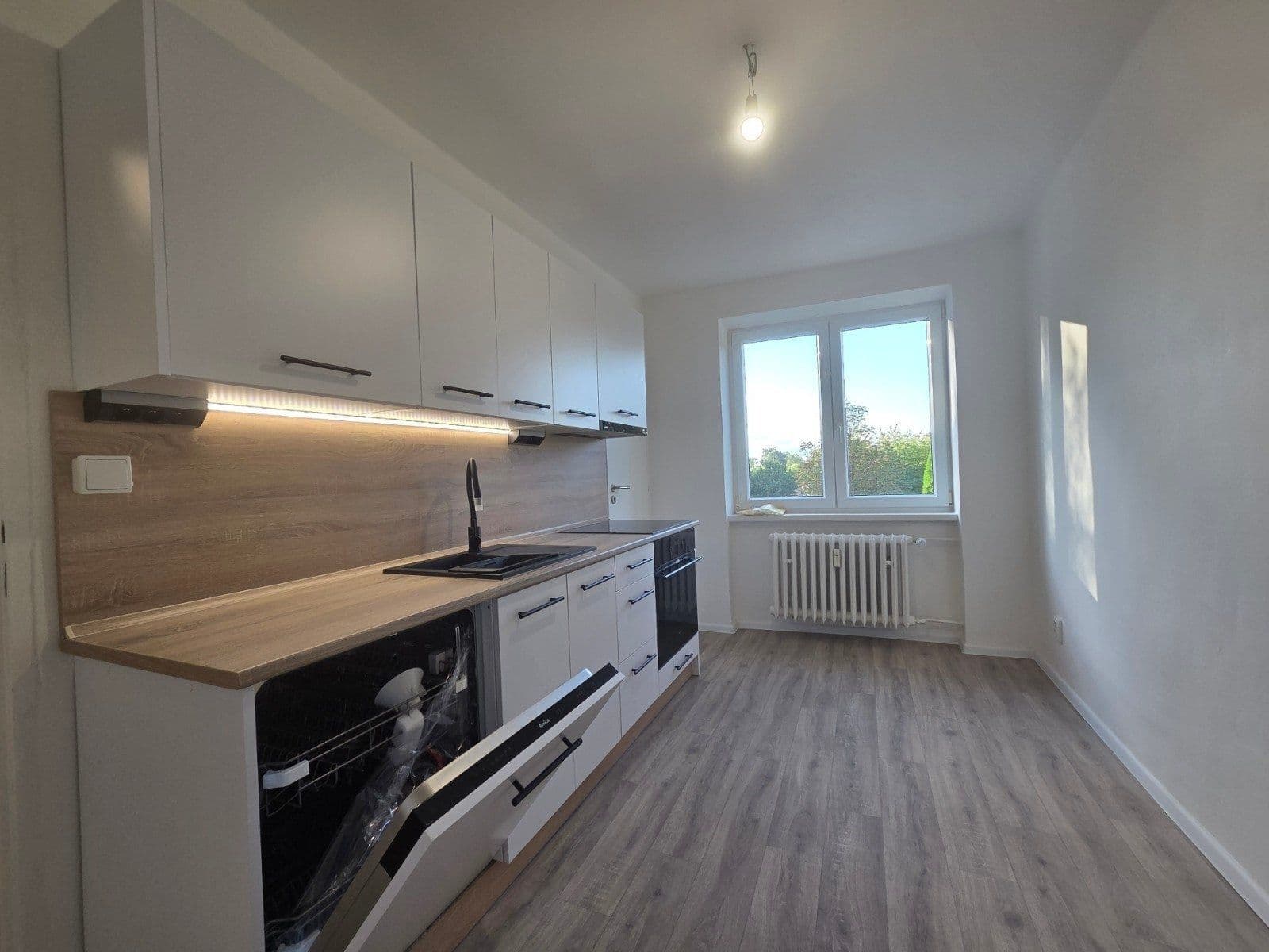 Prenájom bytu 3-izbový 73 m², Stavbařů, Karviná, Moravskoslezský kraj Prenájom bytu 3-izbový 73 m², Stavbařů, Karviná, Moravskoslezský kraj