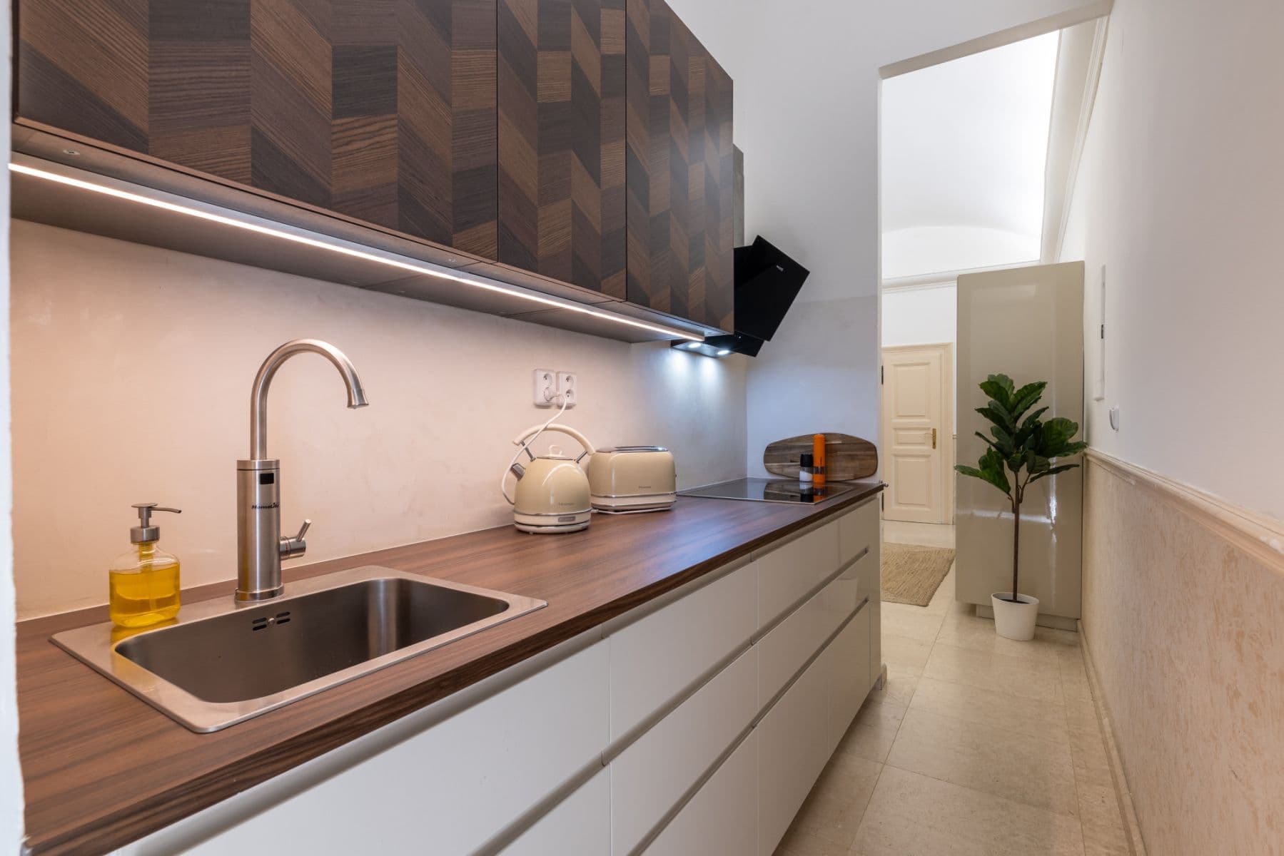 Prenájom bytu 160 m², Ruská, Praha, Praha Prenájom bytu 160 m², Ruská, Praha, Praha