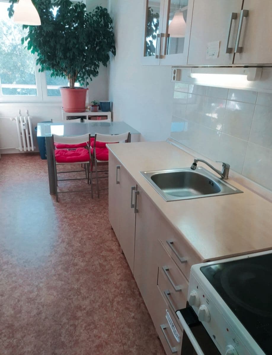 Prenájom bytu 80 m², Voskovcova, Praha, Praha Prenájom bytu 80 m², Voskovcova, Praha, Praha