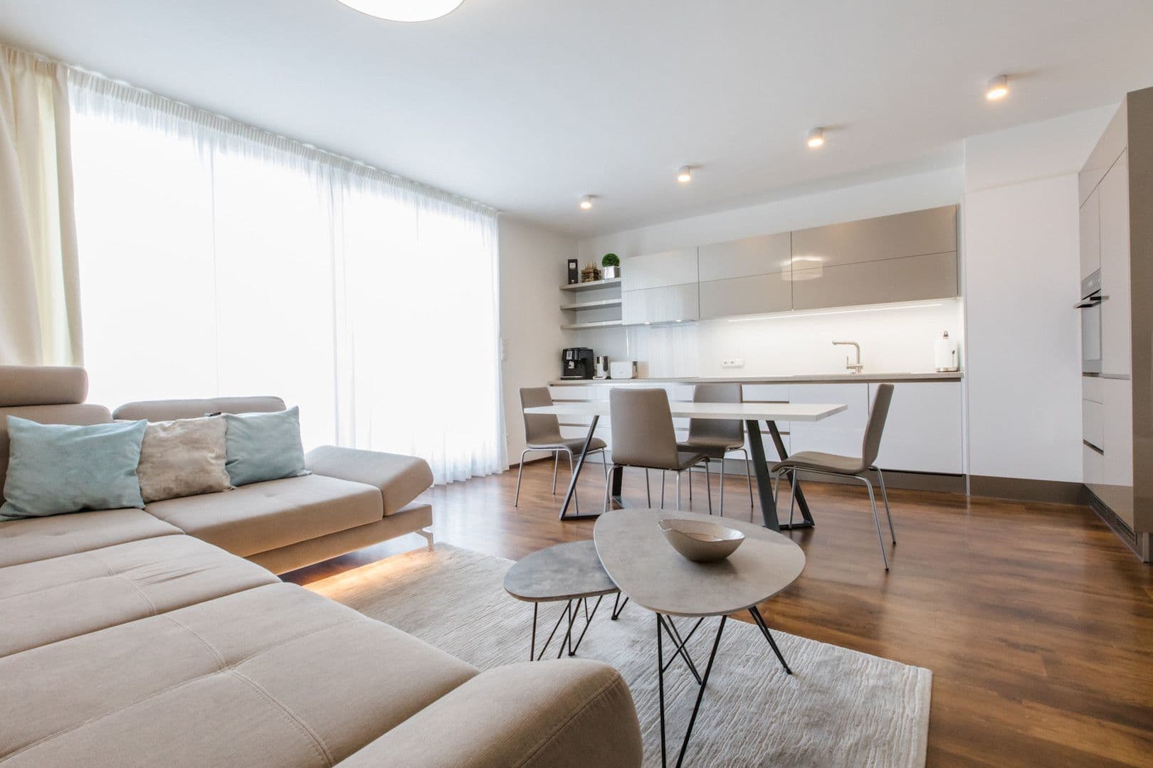 Prenájom bytu 120 m², Hartigova, Praha, Praha Prenájom bytu 120 m², Hartigova, Praha, Praha